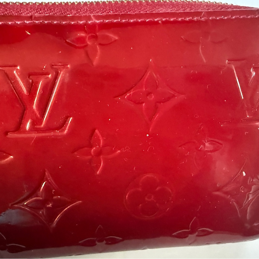 Authentic Louis Vuitton LV Red Vernis Leather Zippy Wallet - Picture 3 of 16